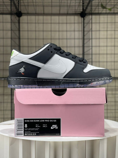 Nike Sb dunk low panda pigeon