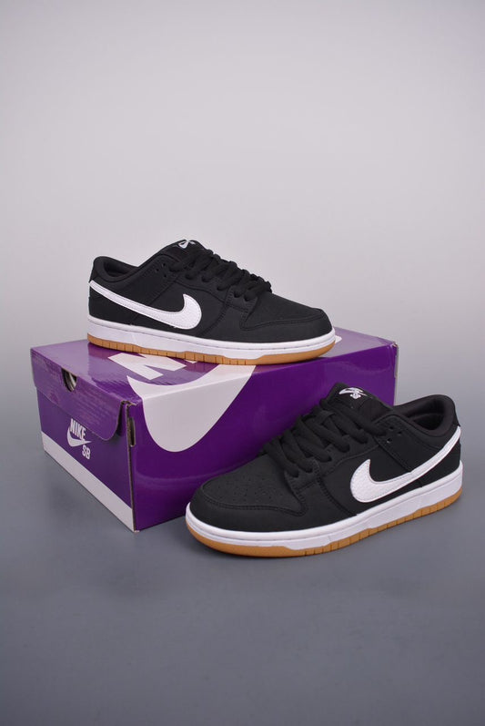 Nike SB Dunk Low Black Gum