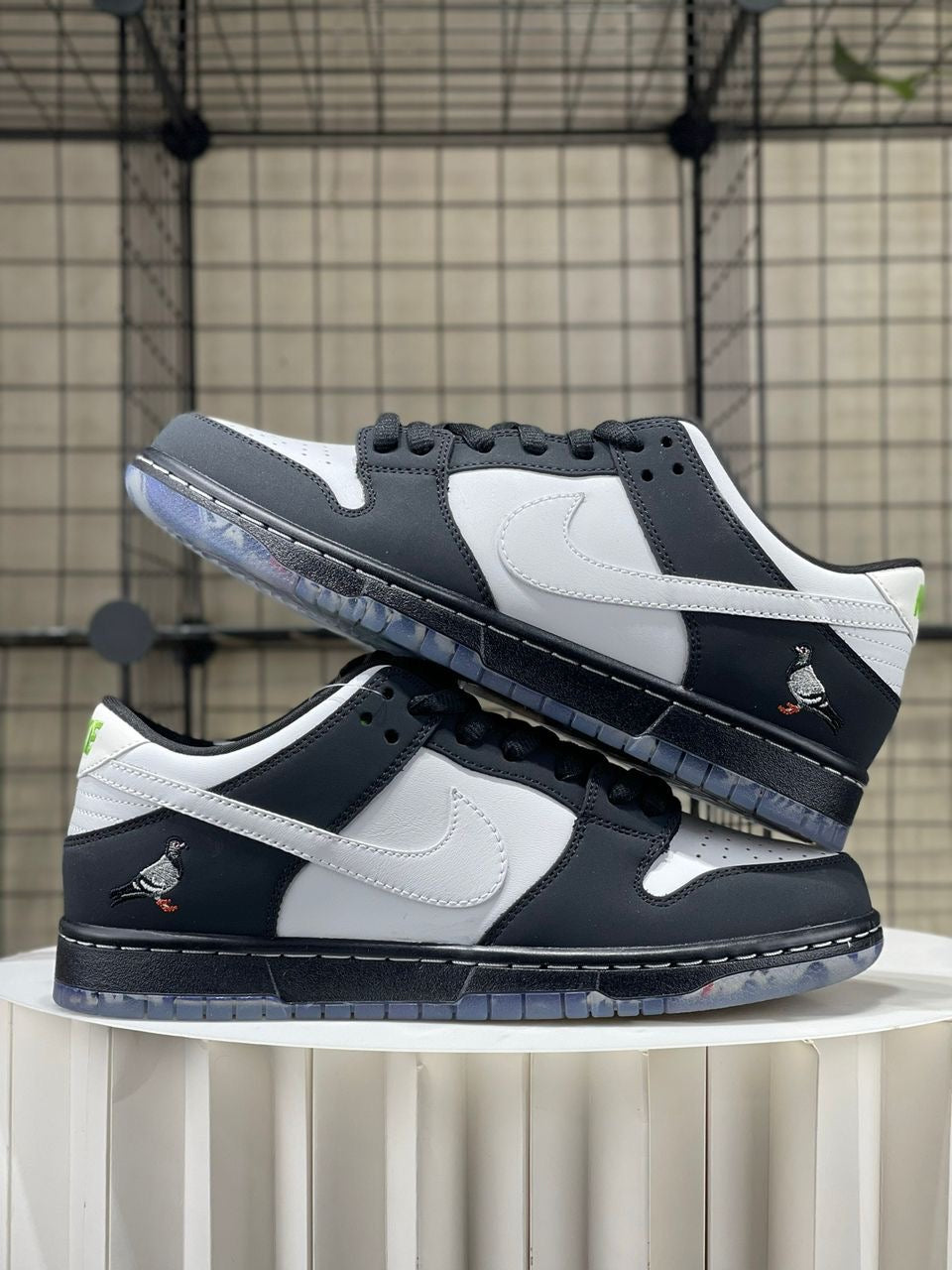 Nike Sb dunk low panda pigeon