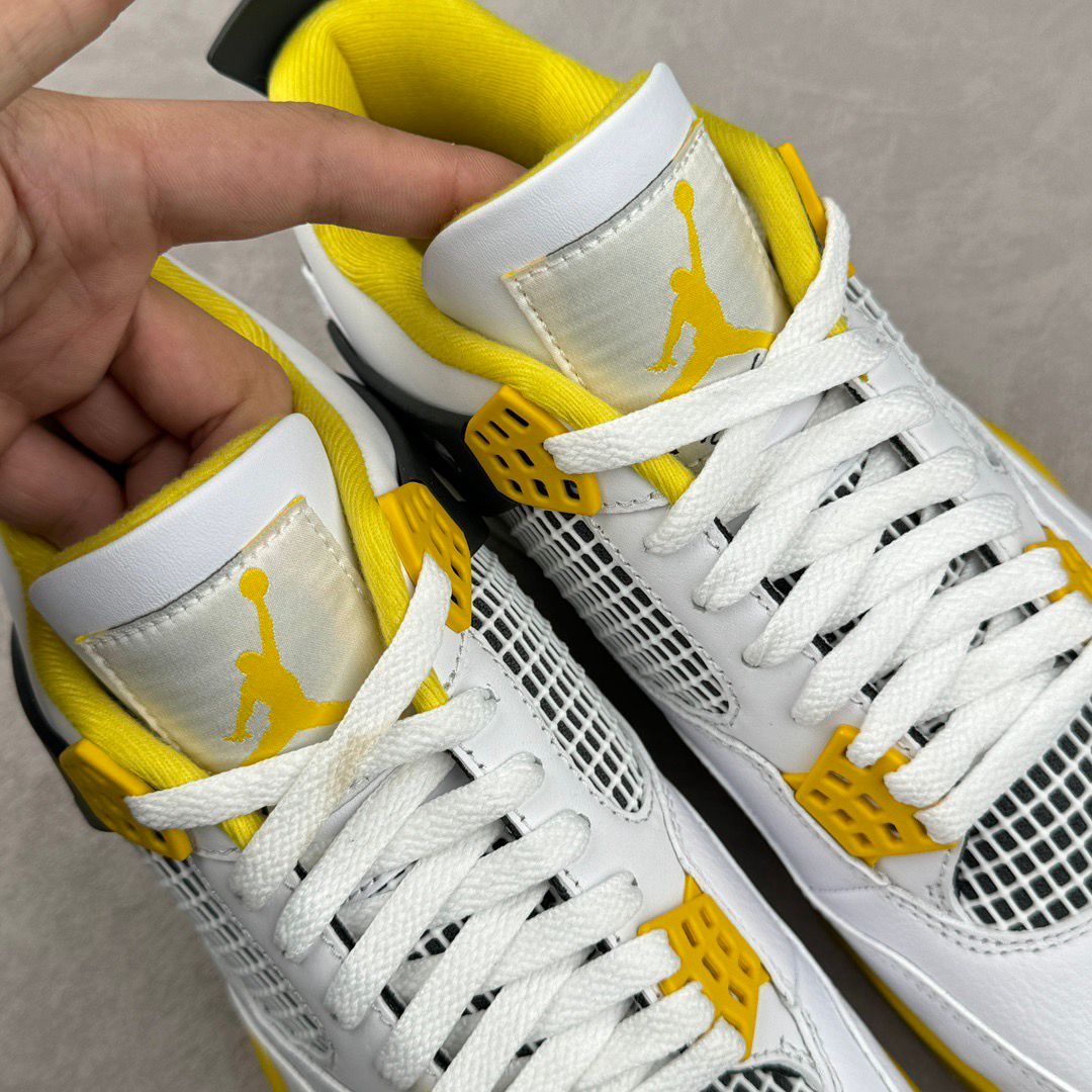 Air Jordan 4 Retro Vivid Sulphur