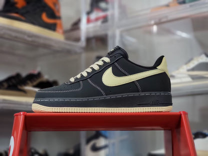 Nike Air Force 1’07 Low Black/Custard