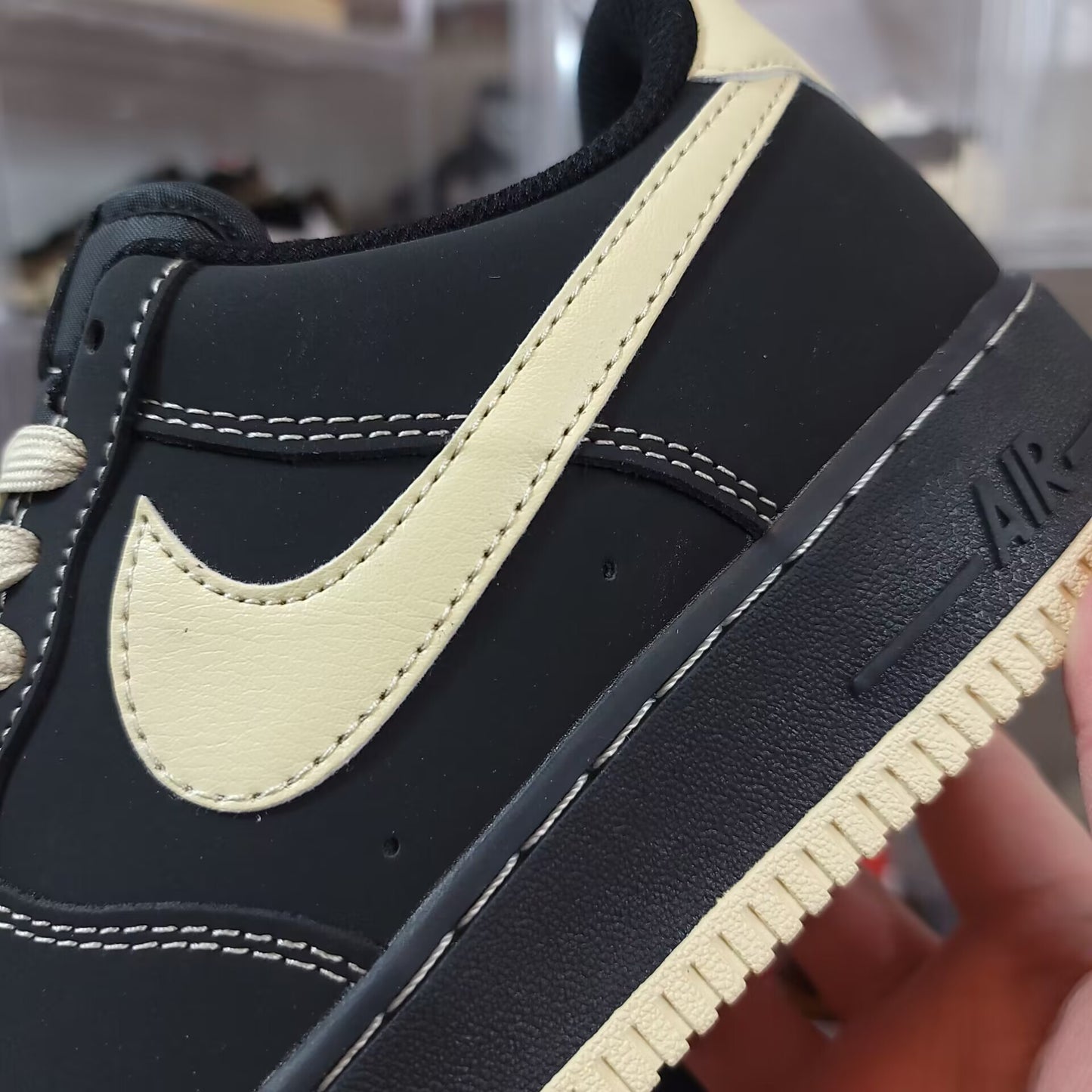 Nike Air Force 1’07 Low Black/Custard